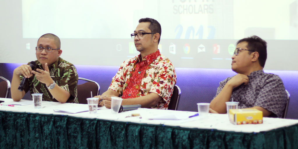 Menyebarkan Budaya Diskusi Akademis bagi Mahasiswa HI